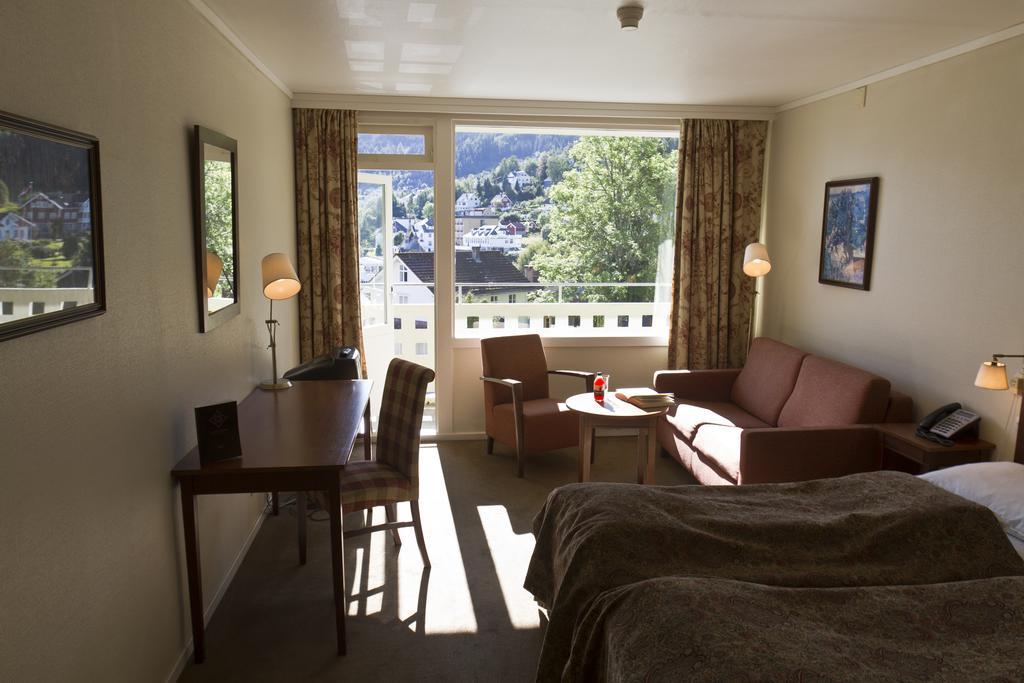 Kviknes Hotel Balestrand Δωμάτιο φωτογραφία